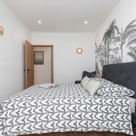 La Casa Reine Jeanne- Pres De La Gare - Wifi - Parking - Neuf Et Confort Apartament *