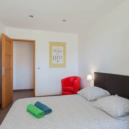 La Casa Reine Jeanne- Pres De La Gare - Wifi - Parking - Neuf Et Confort Апартаменты