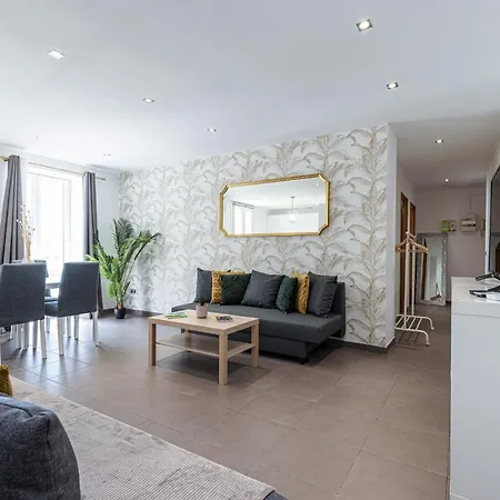 Apartment La Casa Reine Jeanne- Pres De La Gare - Wifi - Parking - Neuf Et Confort *